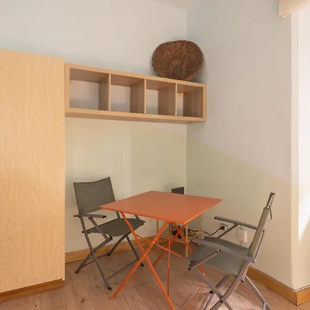Comfort Center Location Daily Flower Food&fruit Market Near Ferries And Portovenere Bus Flexible Space With Adjacent Unit La Spezia